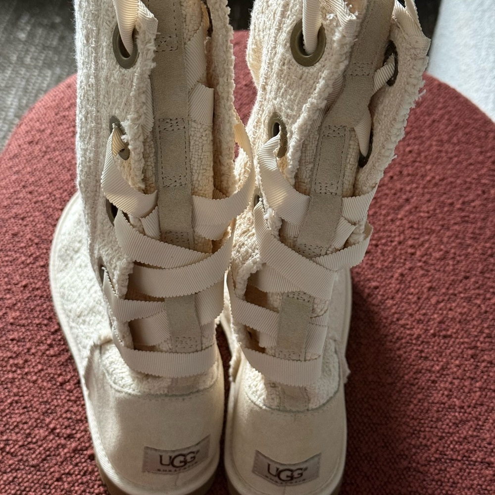 UGG Australia Lace-Up Boots Cream/Neutral | Excellent Condition